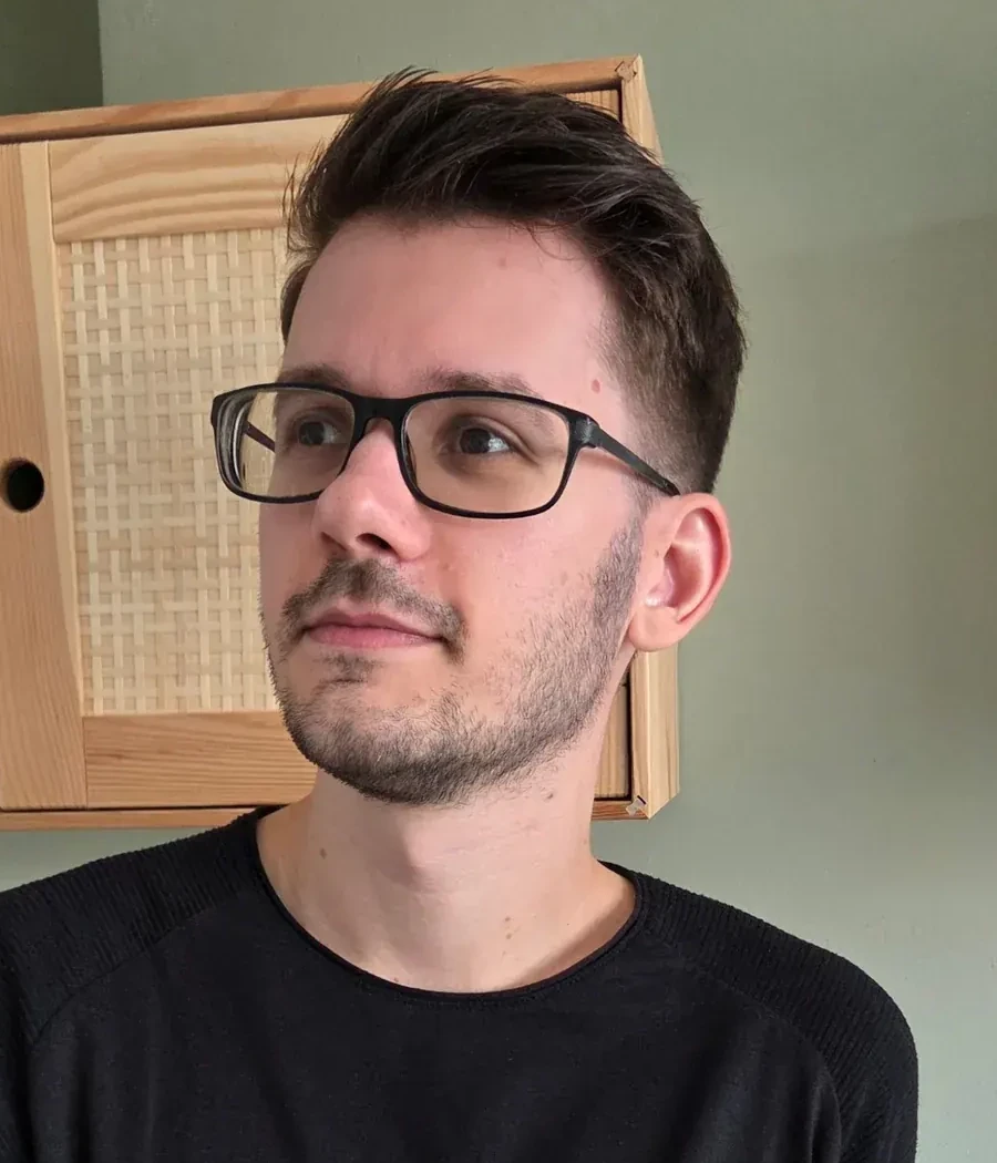 Peter, the web designer behind PetersCodefolio